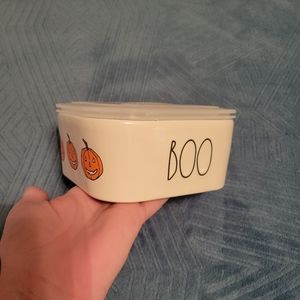 Rae Dunn ceramic bowl w/ lid